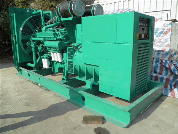 万载发电车出租-柴油发电机组在使用的过程中应该做好哪些防护工作