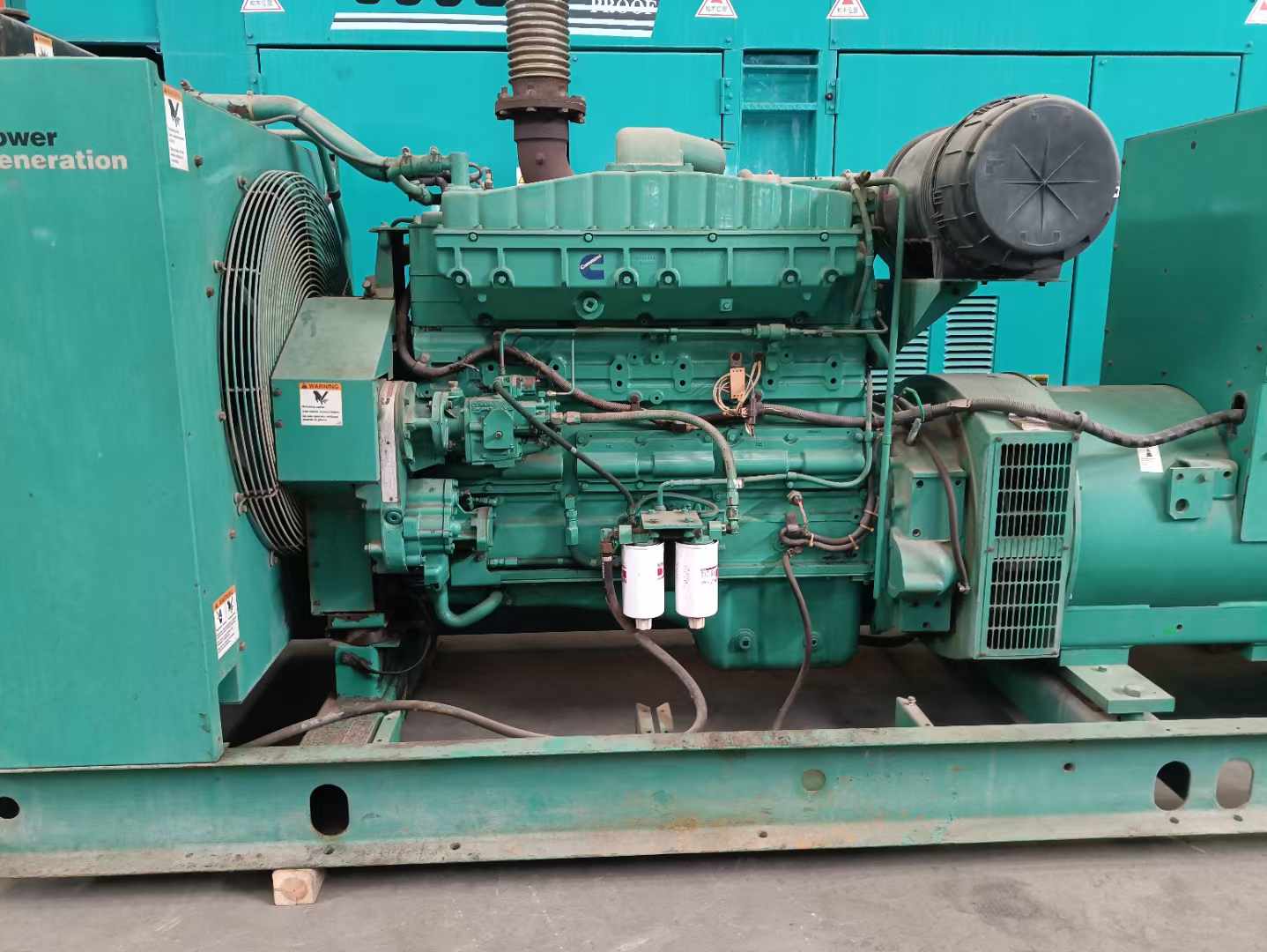 万载过载会对 600kW 柴油发电机组造成哪些损害？