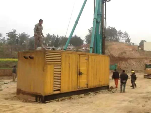 万载如何判断水冷式机油散热器密封件是否需要更换?